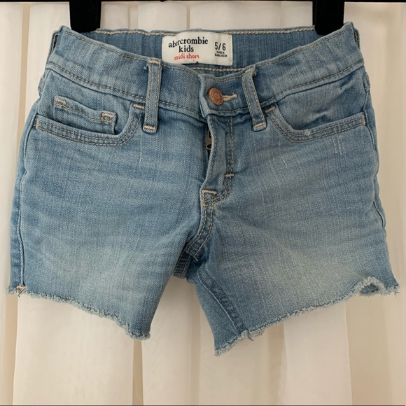 Girl’s Abercrombie Midi Shorts - Picture 2 of 4